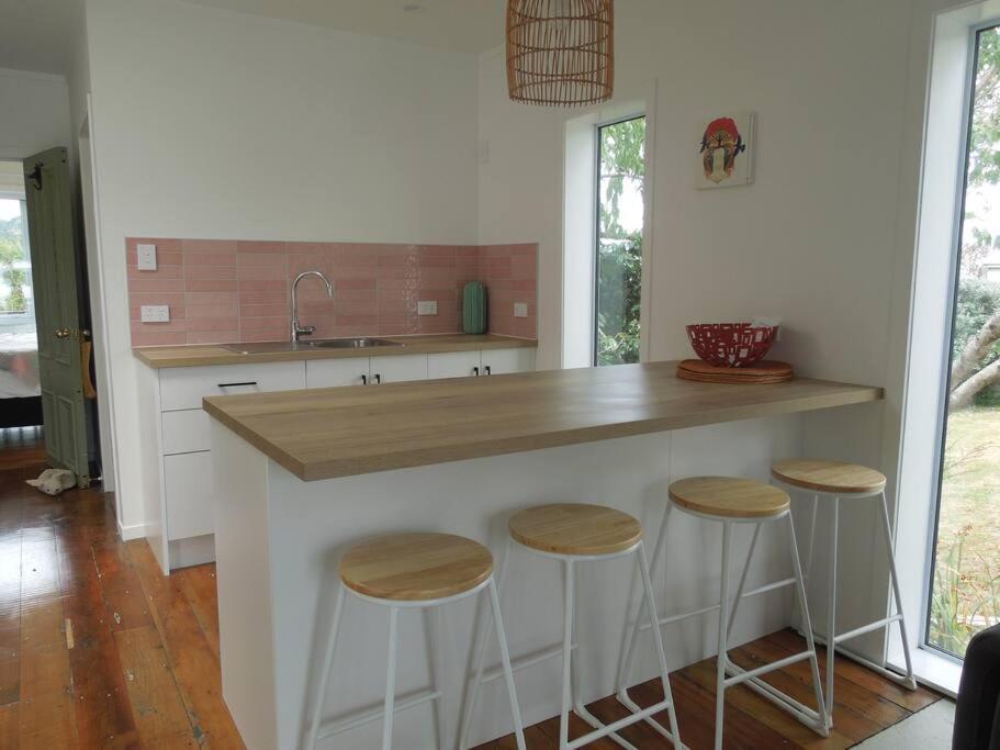 Raglan, Walk To Harbour And Town, Garden Views Apartment Exterior photo
